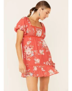 A Collective Story Women's Coral Floral Peasant TieredĀ Dress