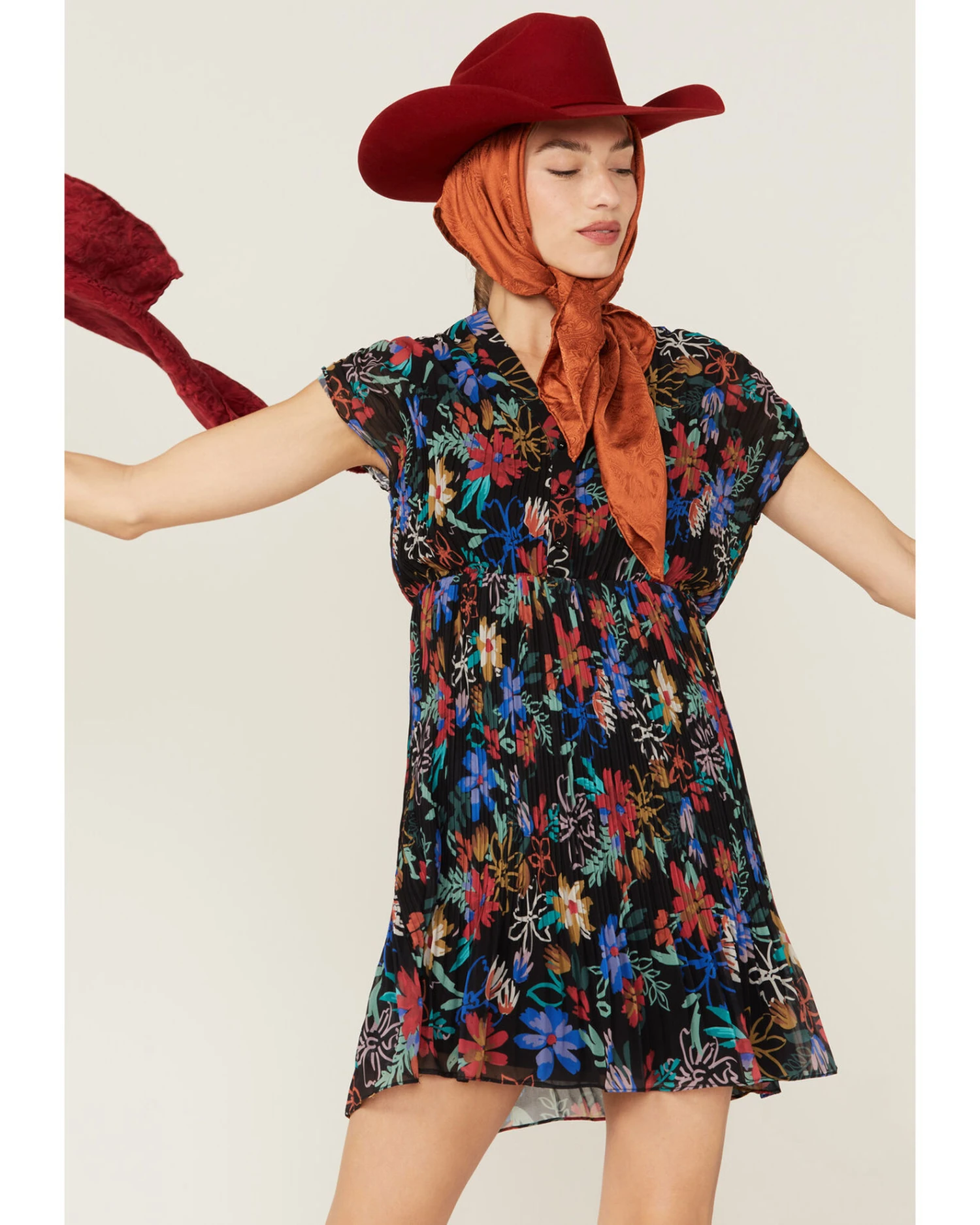 Molly Bracken Women's Floral Print Pleated Short Sleeve Dress - Image 4