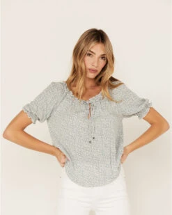 Jolt Women's Ditsy Floral Print Short Puff Sleeve RuffleĀ Shirt