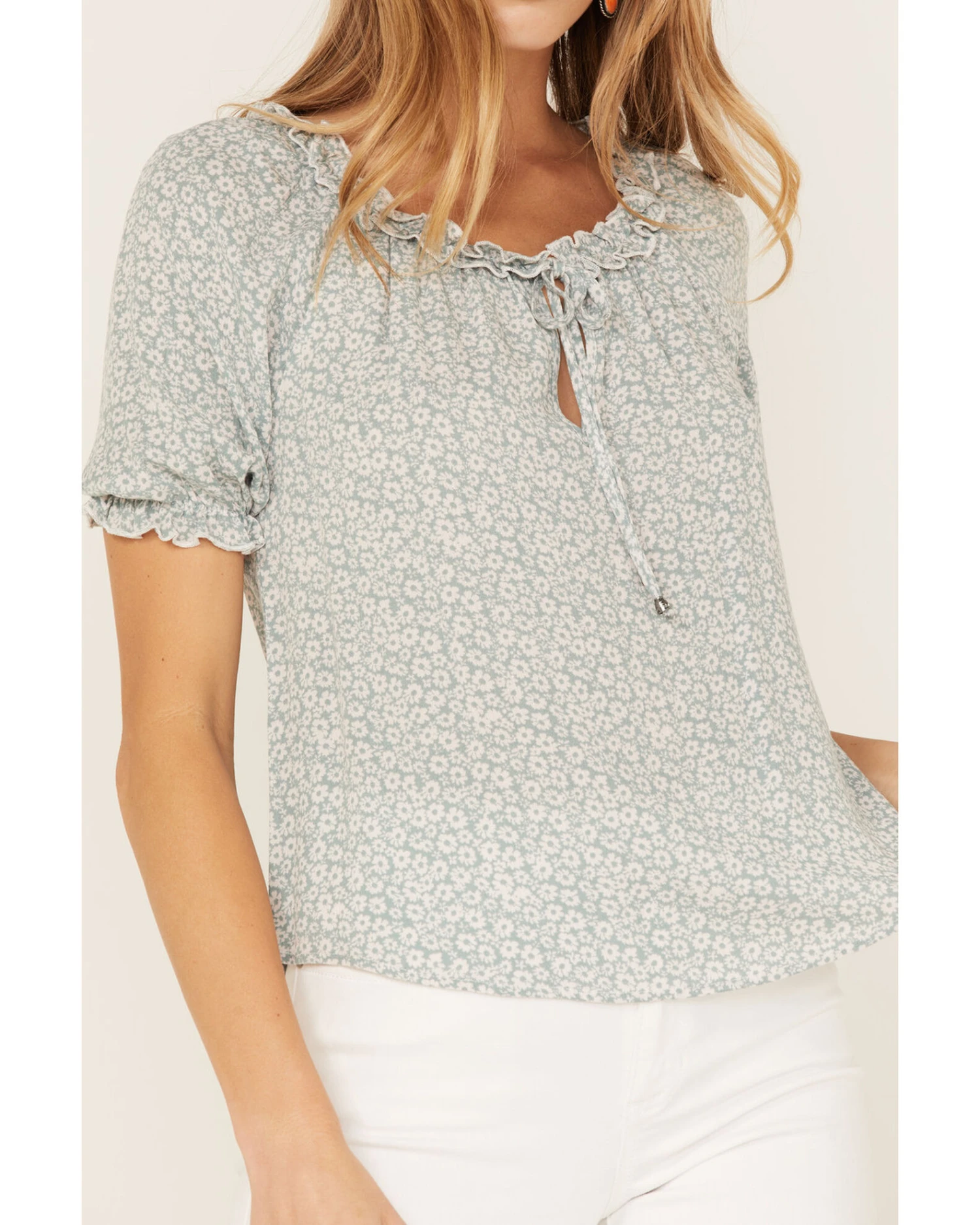 Jolt Women's Ditsy Floral Print Short Puff Sleeve Ruffle Shirt - Image 2