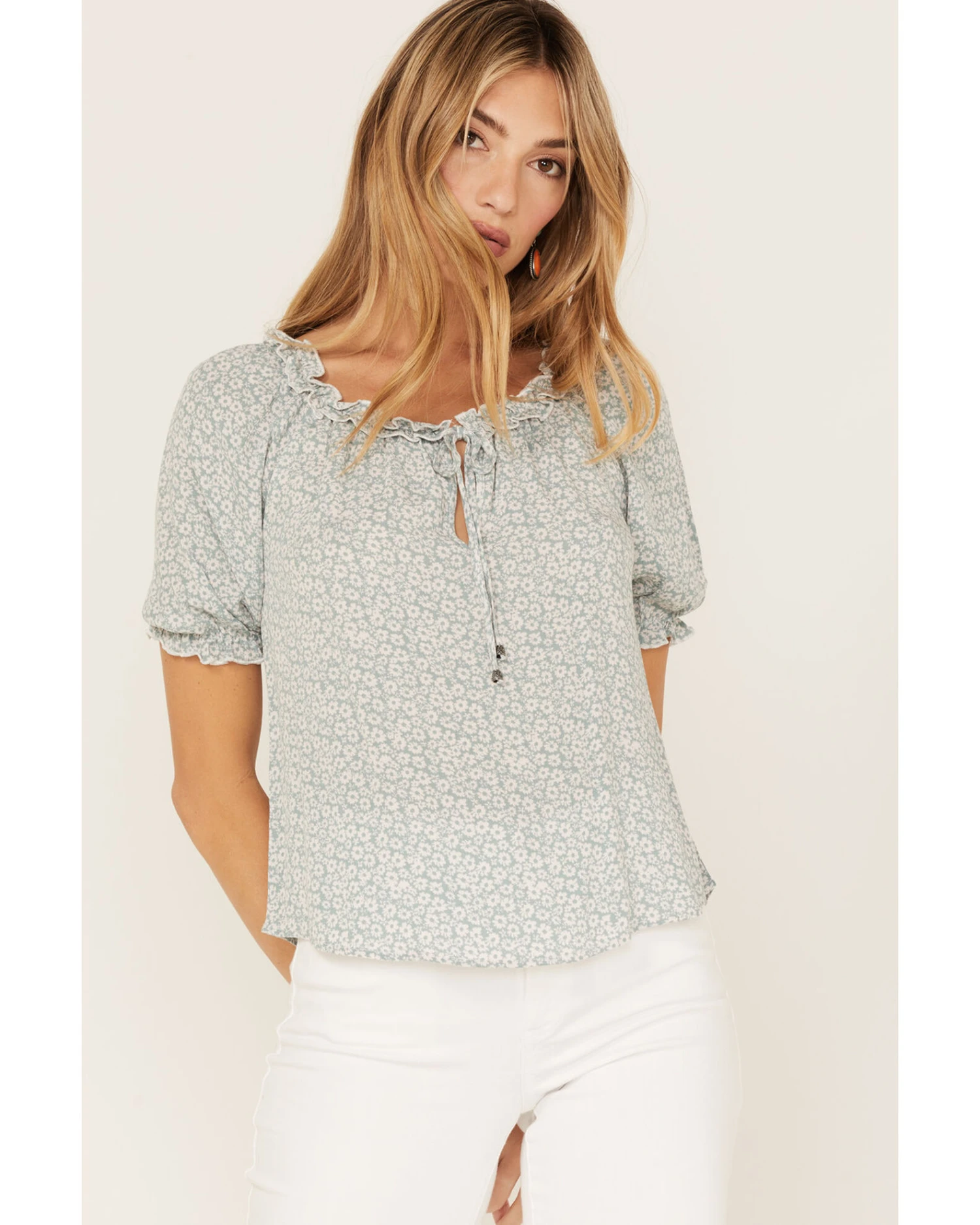 Jolt Women's Ditsy Floral Print Short Puff Sleeve Ruffle Shirt - Image 3